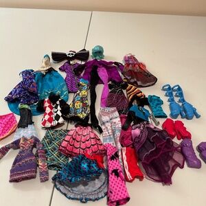 Monster High Clothing and Accessory Lot
